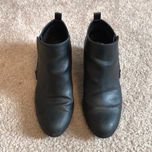 NONSLIP black booties